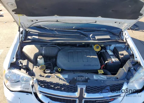 2019 Dodge Grand Caravan Sxt z USA, uszkodzony, nr VIN 2C4RDGCG5KR677194